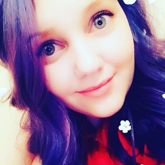 Meet your Posher, Mikayla - Picture 1 of 1